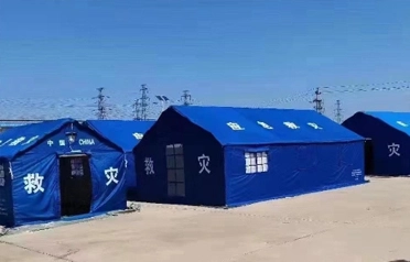 Tangshan Pengcheng Outdoor estis profunde implikita en la normigado de katastrofhelpaj tendoprocezoj, konstruante solidan kvalitan defendan linion por krizprovizoj.